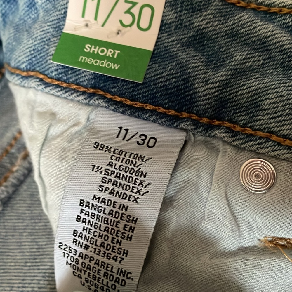 Celebrity Pink Meadow Mid-rise Denim Shorts - Picture 3 of 4
